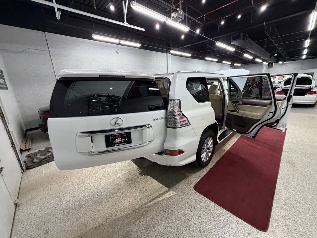 Used 2015 Lexus GX 460 w/ Premium Package image 66