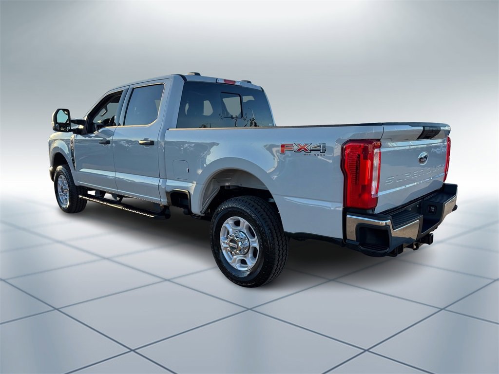 New 2026 Ford F250 XLT w/ FX4 Off-Road Package image 5