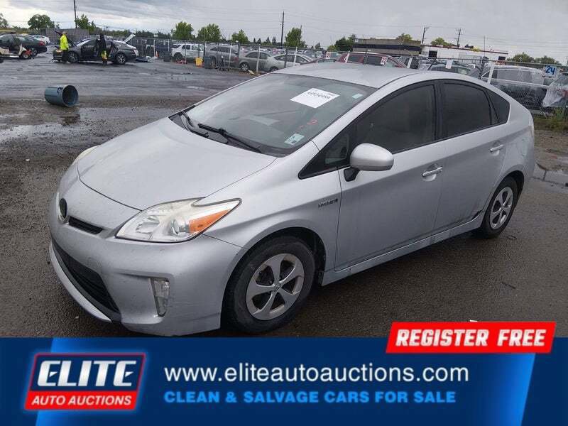 Used 2015 Toyota Prius Two FWD image 3