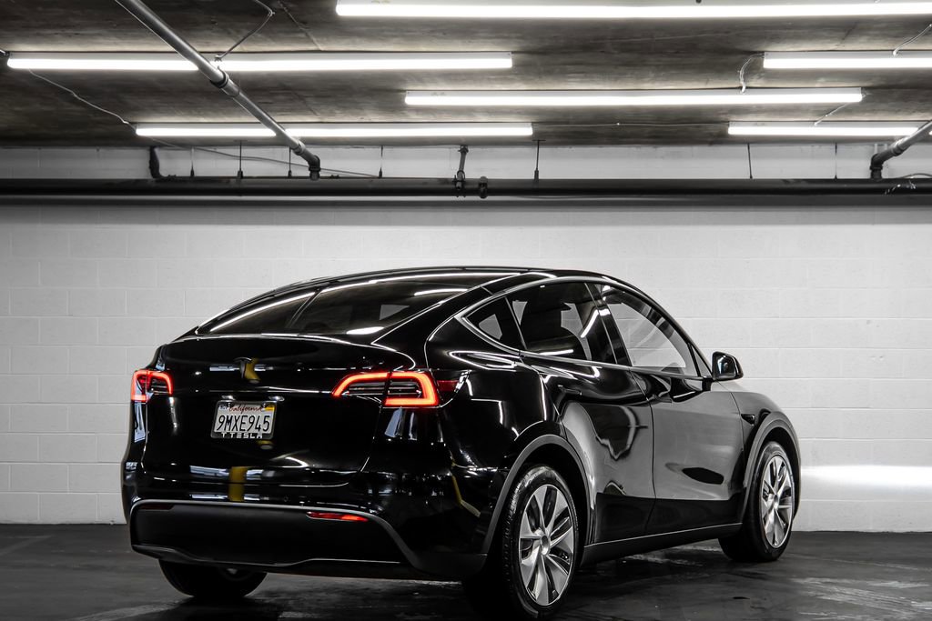 Used 2023 Tesla Model Y Long Range image 5