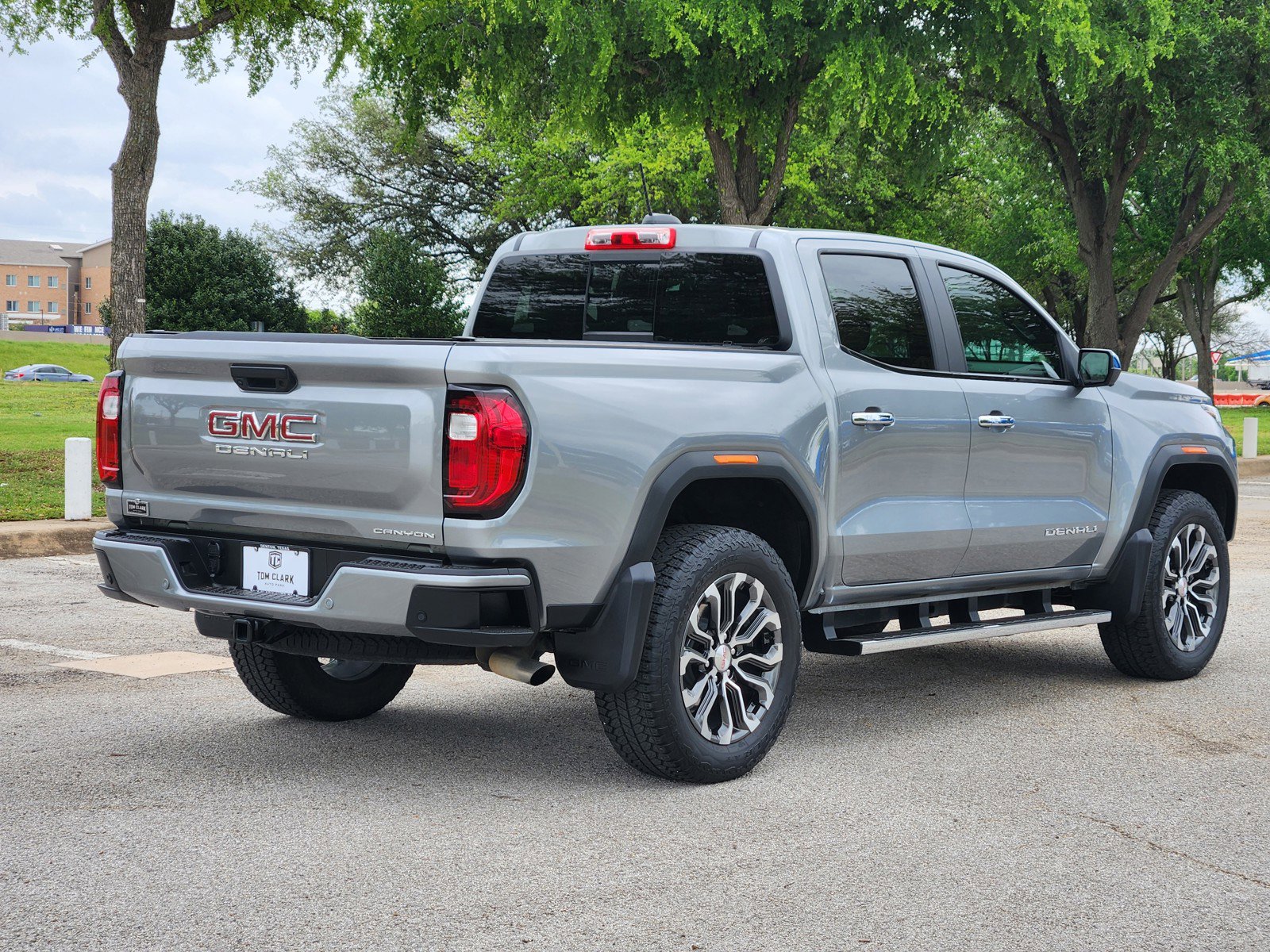 Used 2024 GMC Canyon Denali image 5