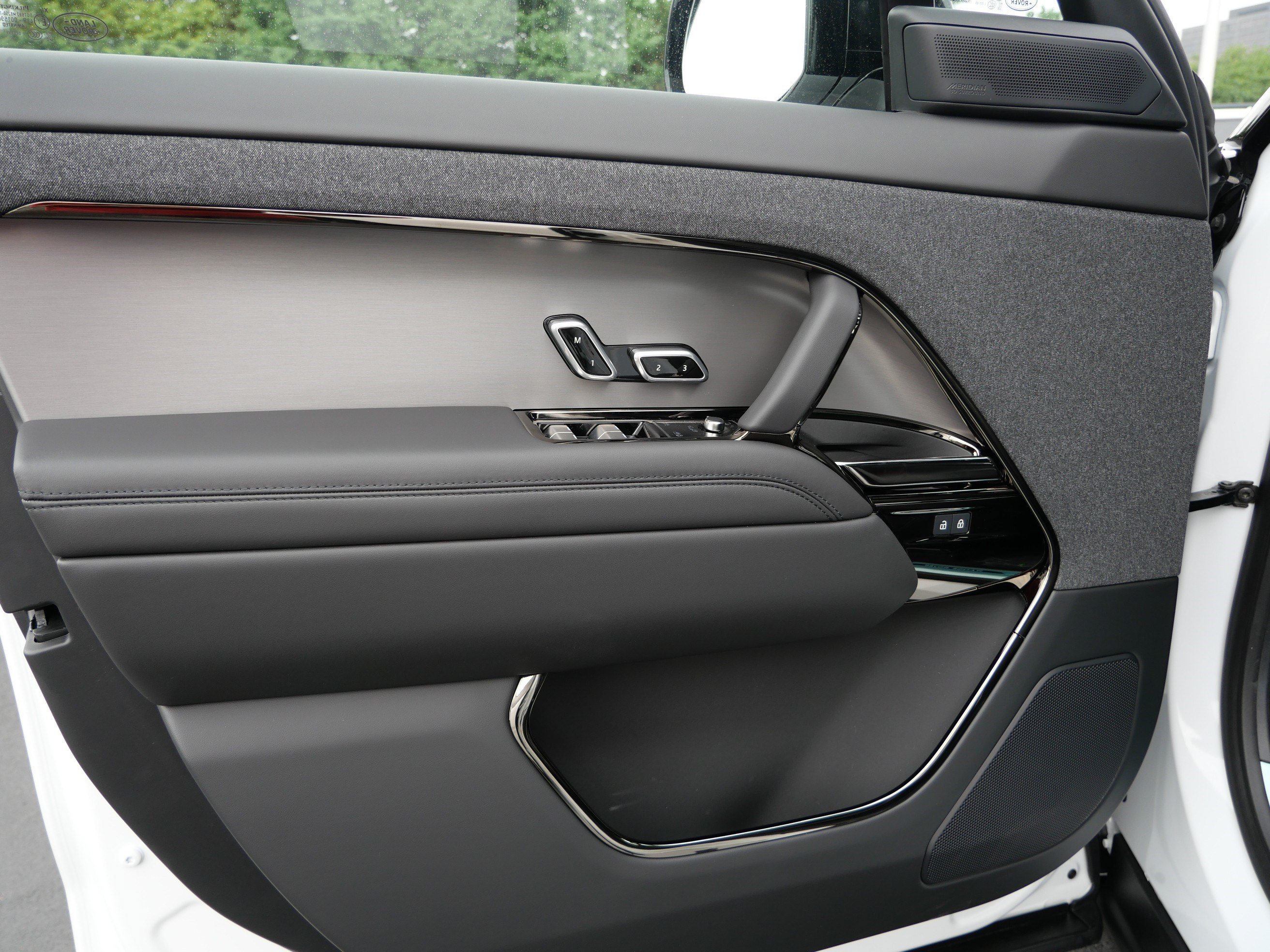 New 2026 Land Rover Range Rover Sport SE AWD/4WD image 4