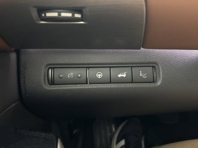 Used 2023 Nissan Pathfinder Platinum w/ Cargo Package image 23