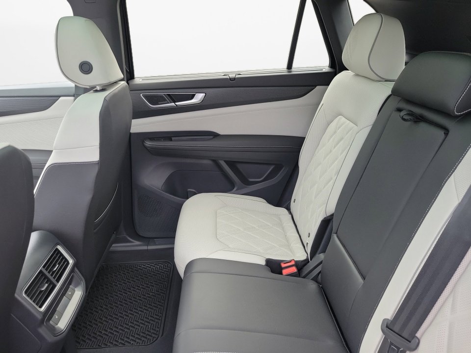 New 2025 Volkswagen Atlas Cross Sport SEL Premium R-Line image 13