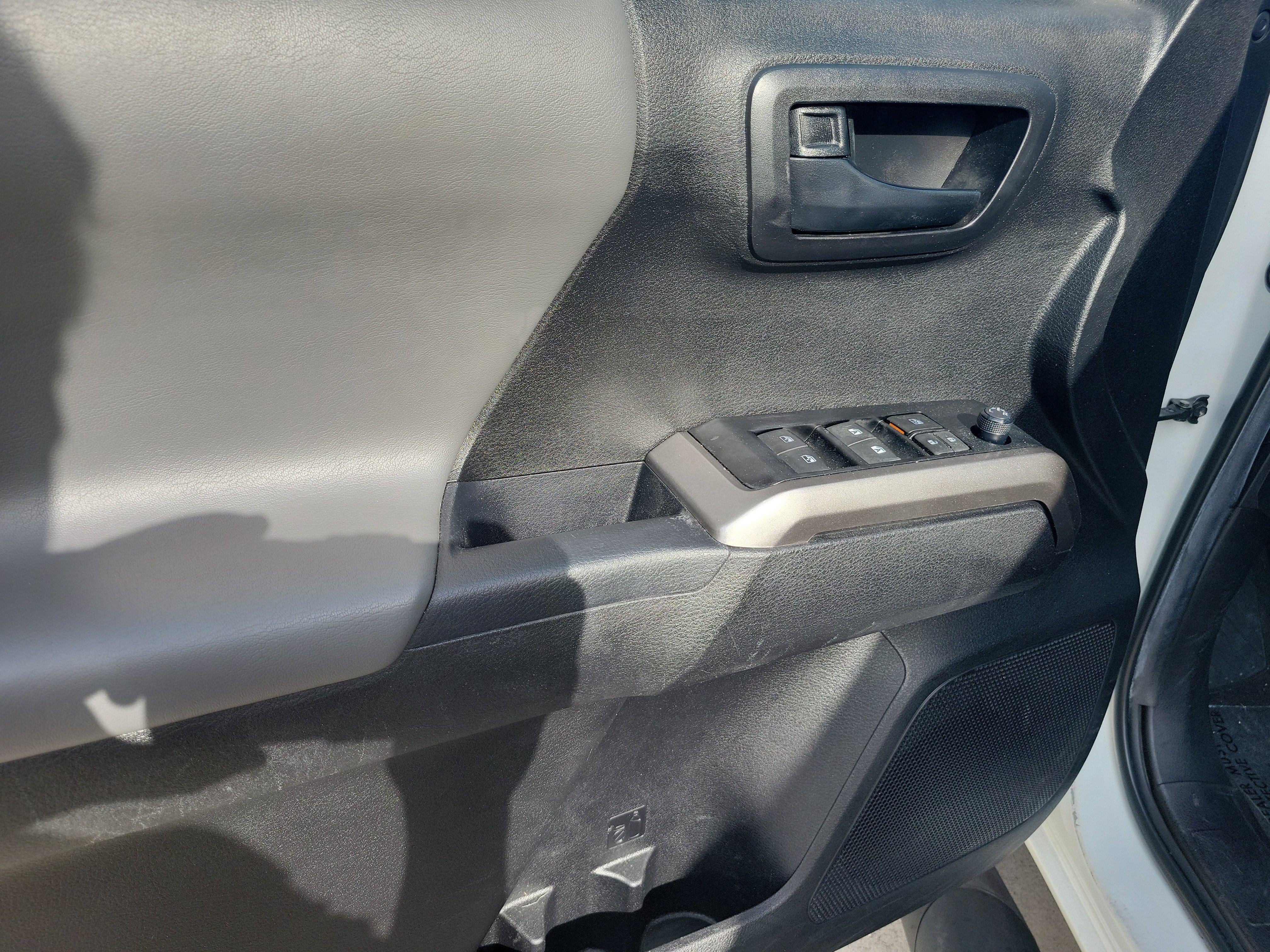 Used 2023 Toyota Tacoma SR5 AWD/4WD image 20