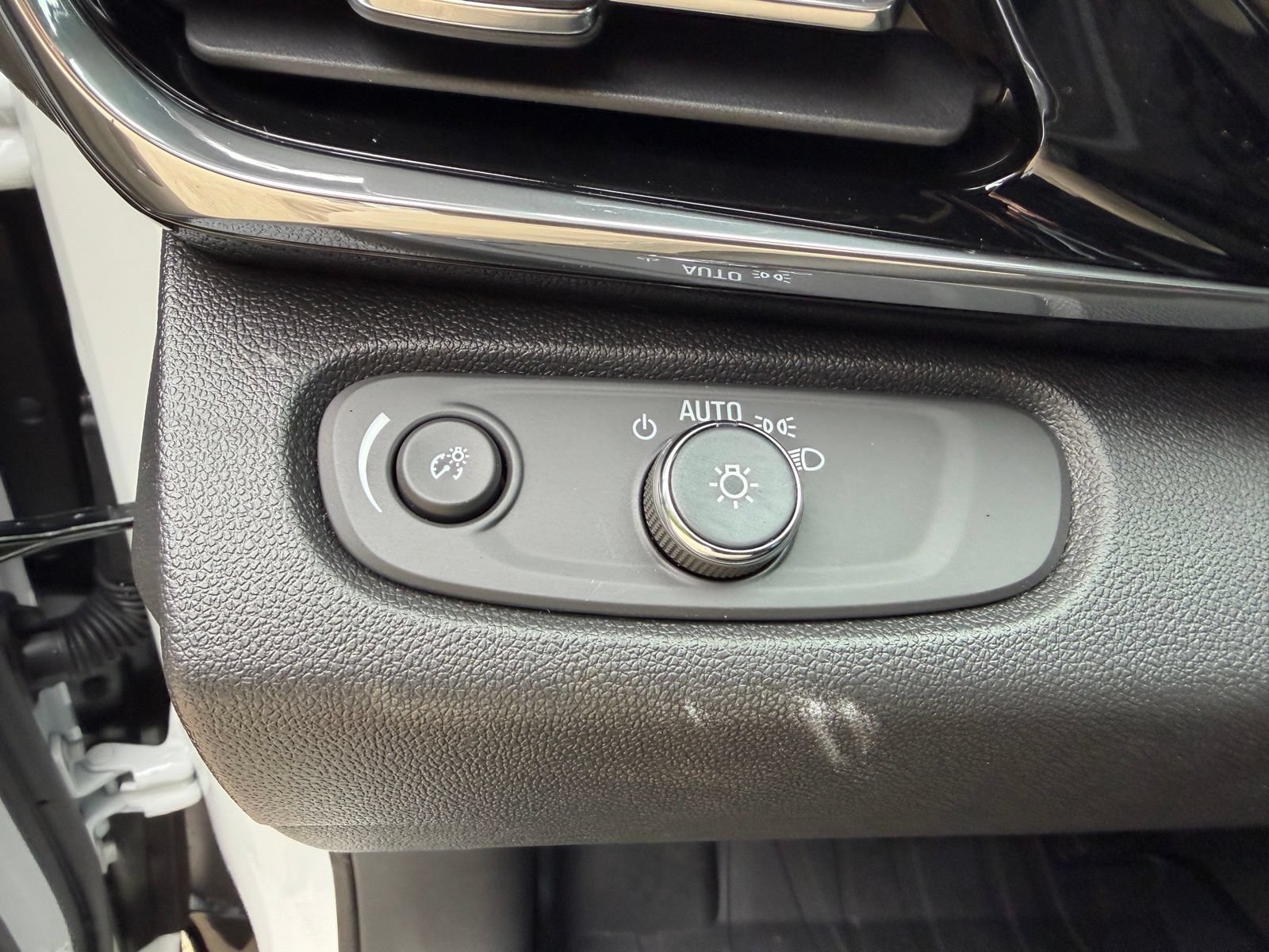 New 2026 Buick Envista Sport Touring w/ Convenience I Package FWD image 12