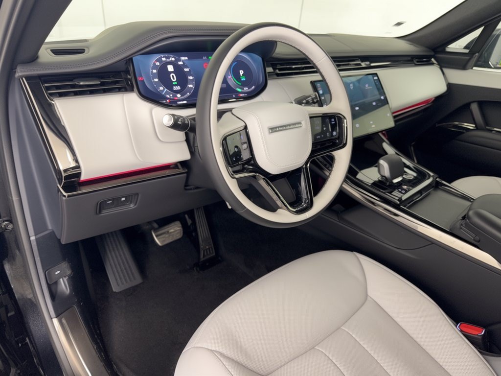 Used 2025 Land Rover Range Rover Sport Autobiography AWD/4WD image 4