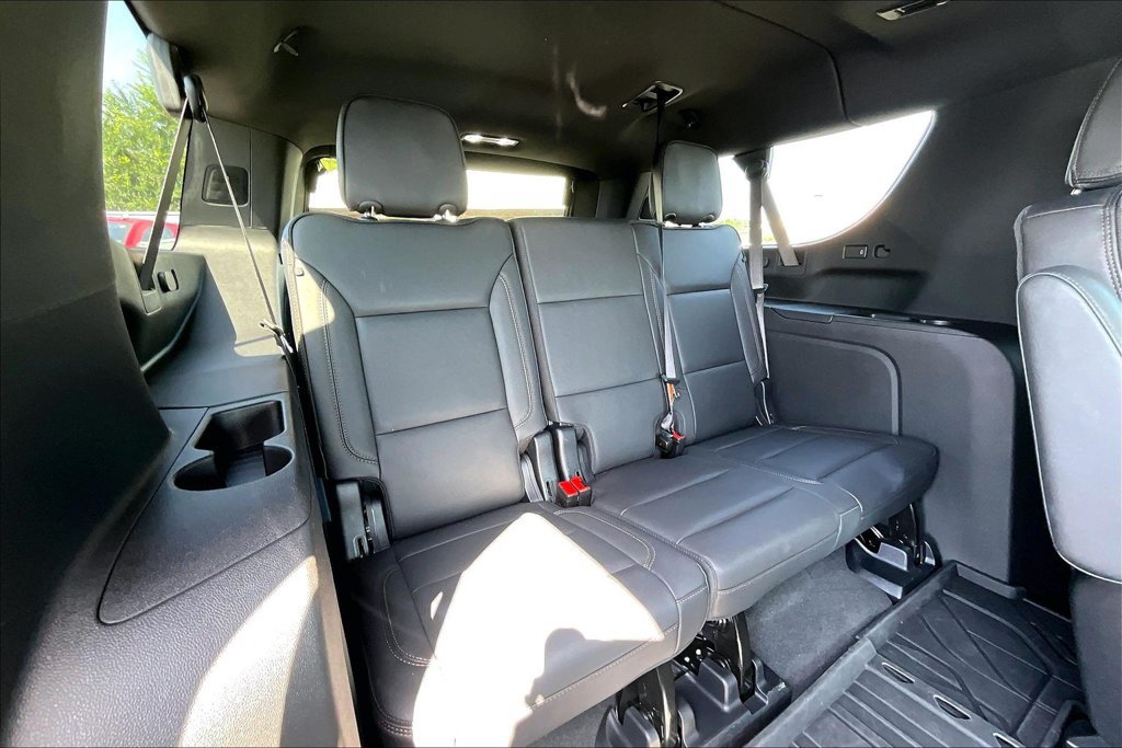 Used 2025 Chevrolet Suburban High Country w/ Sun And Tow Package AWD/4WD image 28