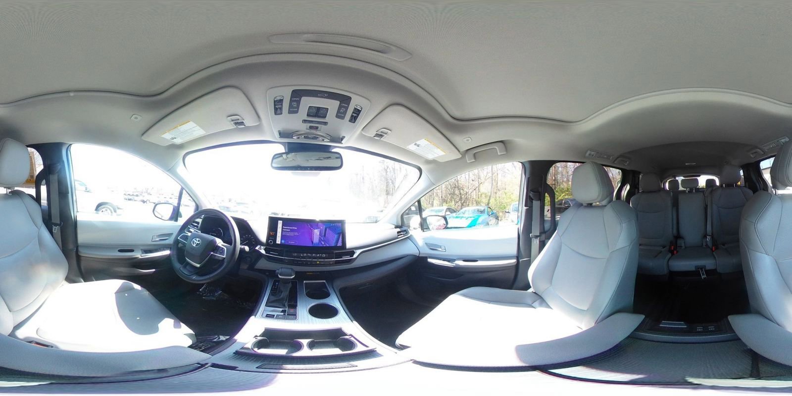 Used 2025 Toyota Sienna XLE image 41
