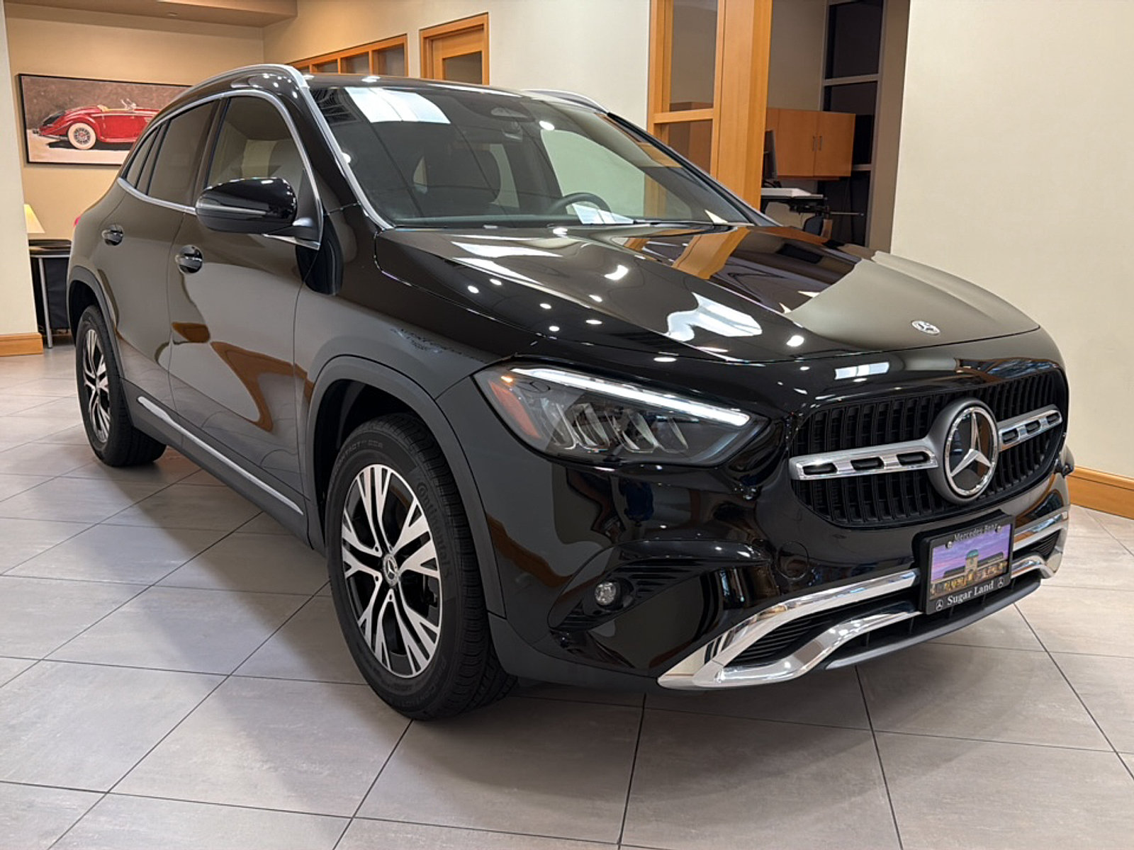 Certified 2025 Mercedes-Benz GLA 250 image 2
