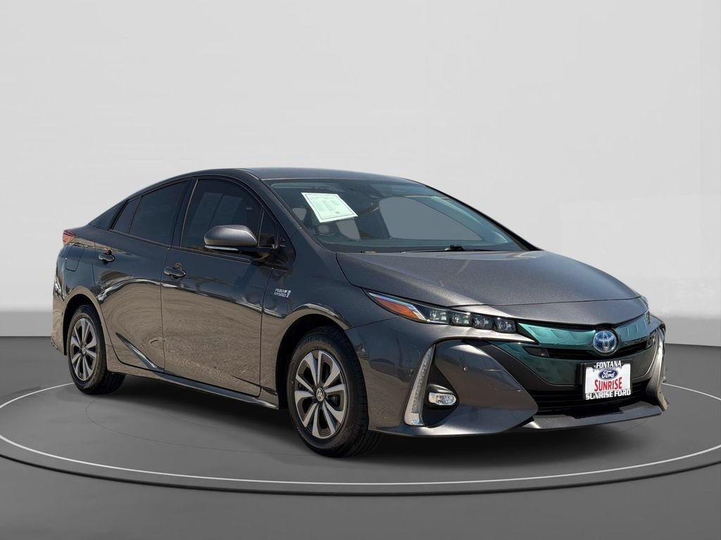 Used 2017 Toyota Prius Prime Advanced FWD image 3