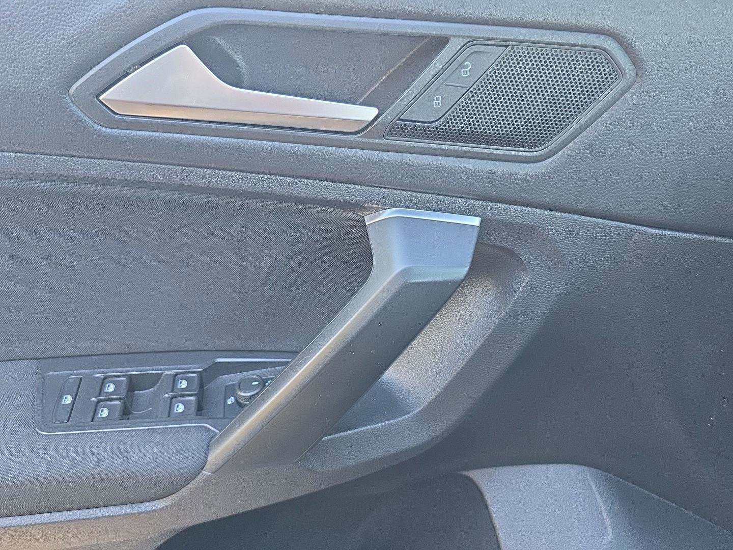 Used 2021 Volkswagen Tiguan S image 13