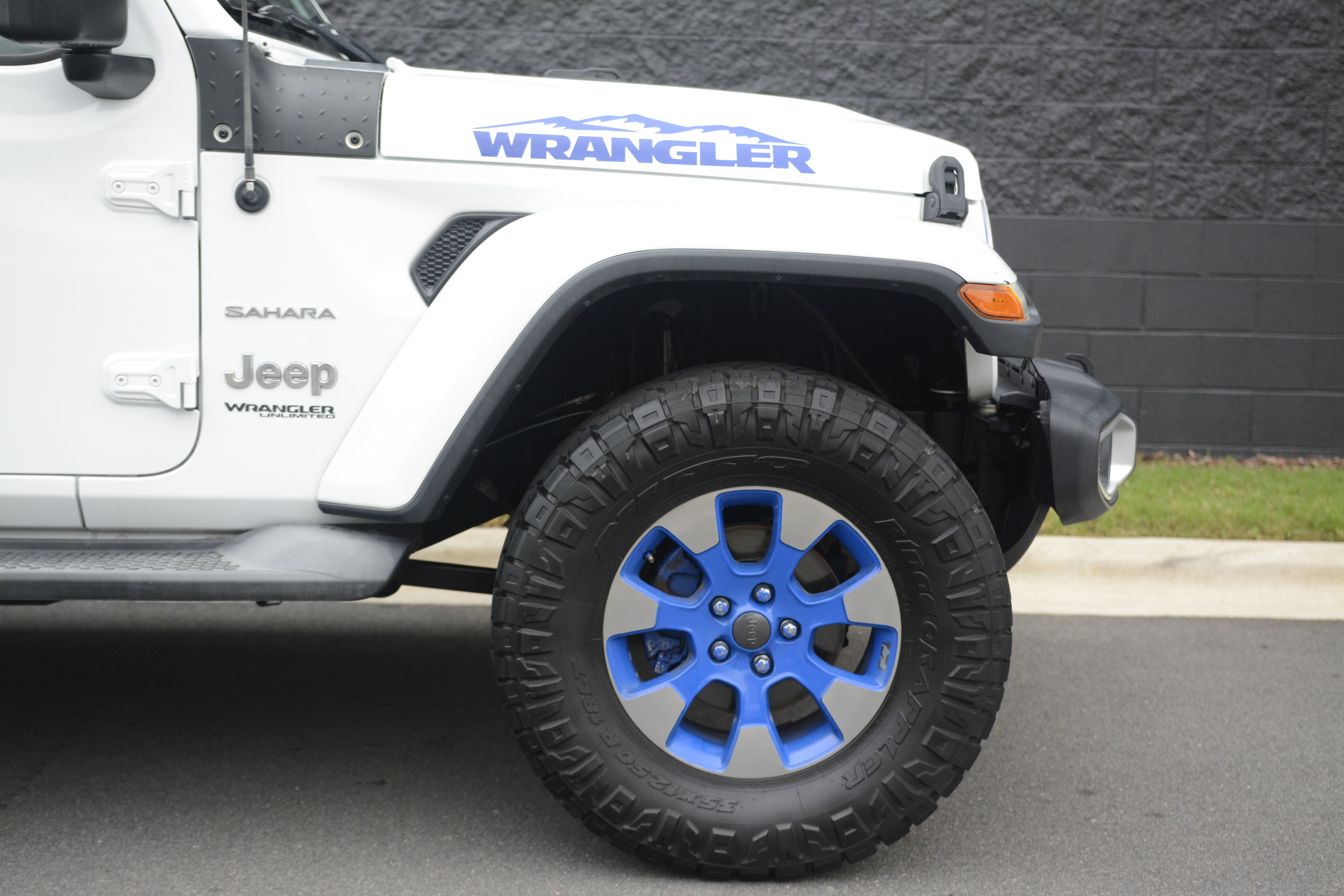 Used 2018 Jeep Wrangler Unlimited Sahara AWD/4WD image 44