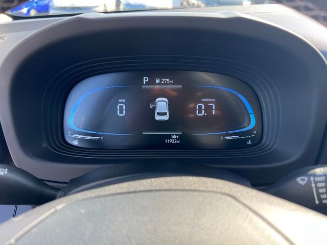 Certified 2025 Hyundai Venue SEL image 16