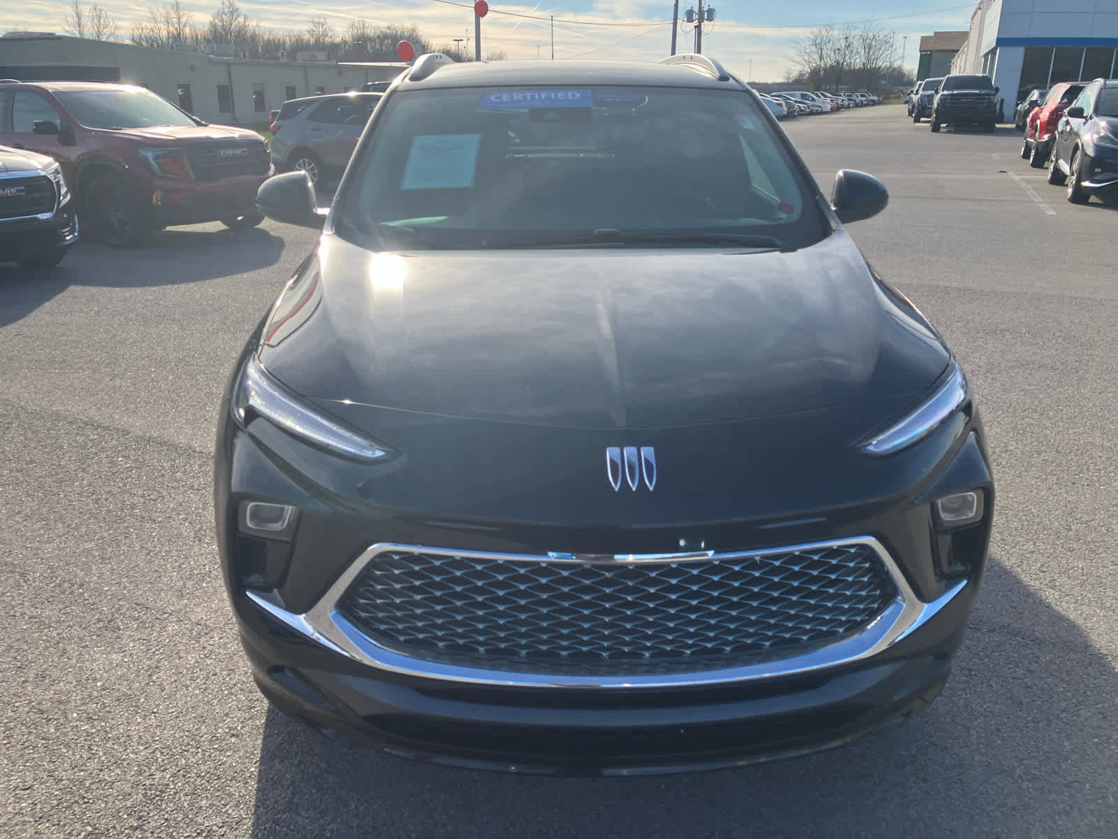Certified 2025 Buick Encore GX Avenir image 2