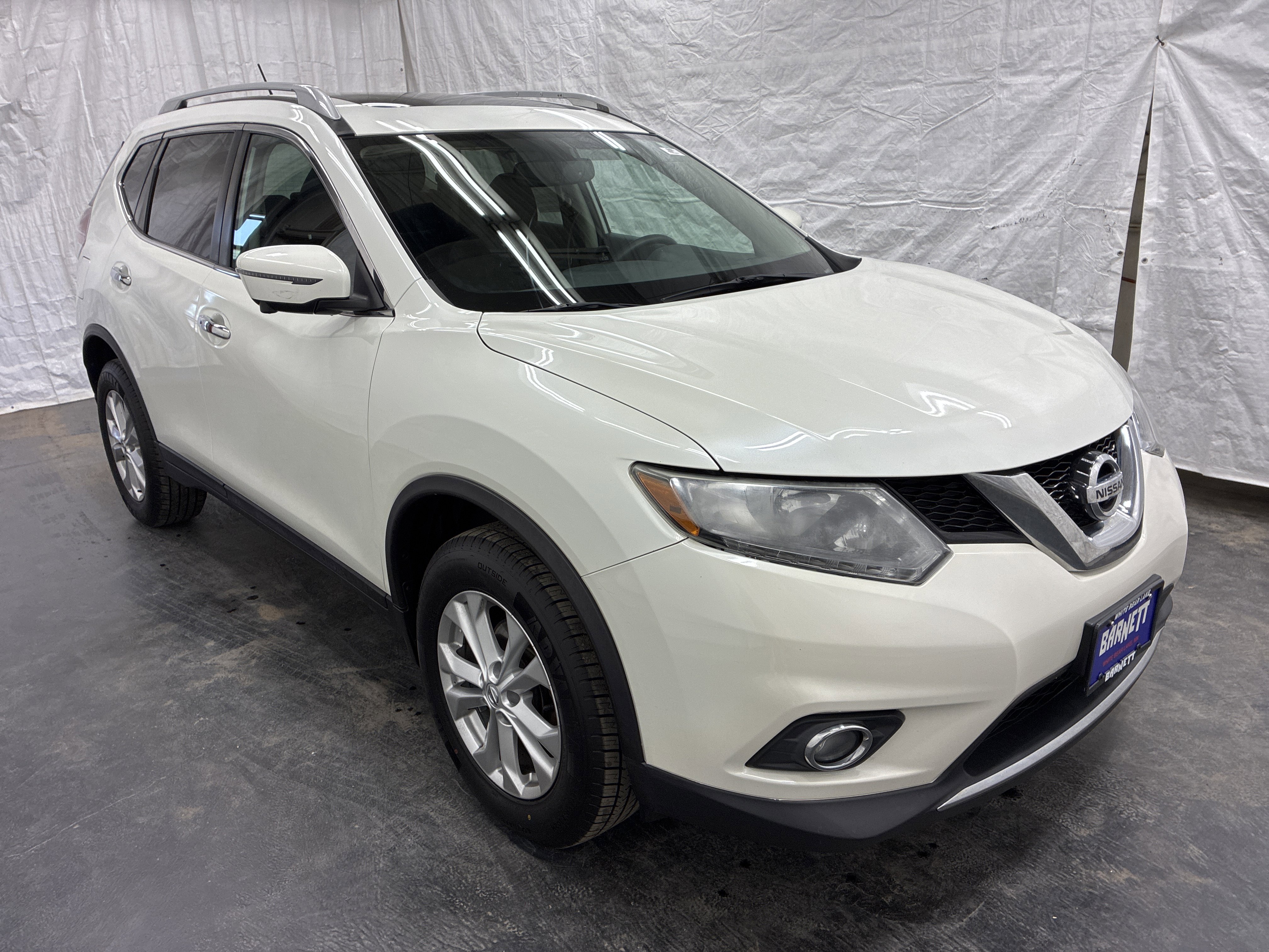 Used 2016 Nissan Rogue SV w/ SV Premium Package AWD/4WD image 2