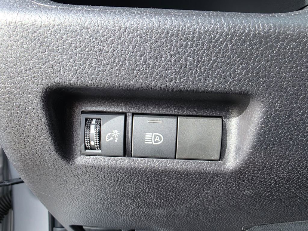 Used 2025 Toyota RAV4 XLE image 15