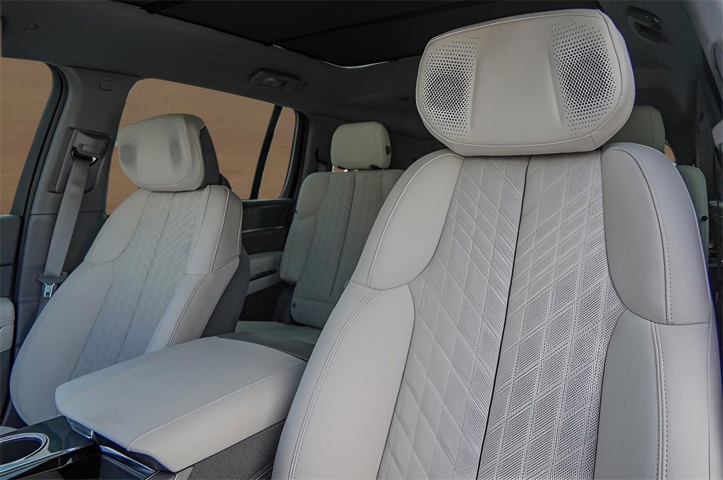 New 2026 Cadillac Escalade IQ Luxury 1 w/ LPO, Floor Liner Package image 10