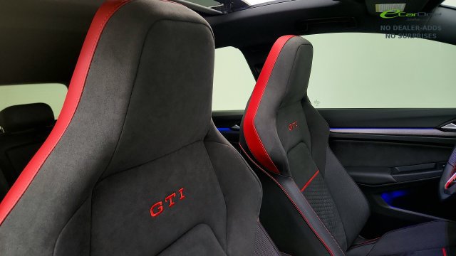 Used 2025 Volkswagen GTI SE FWD image 37