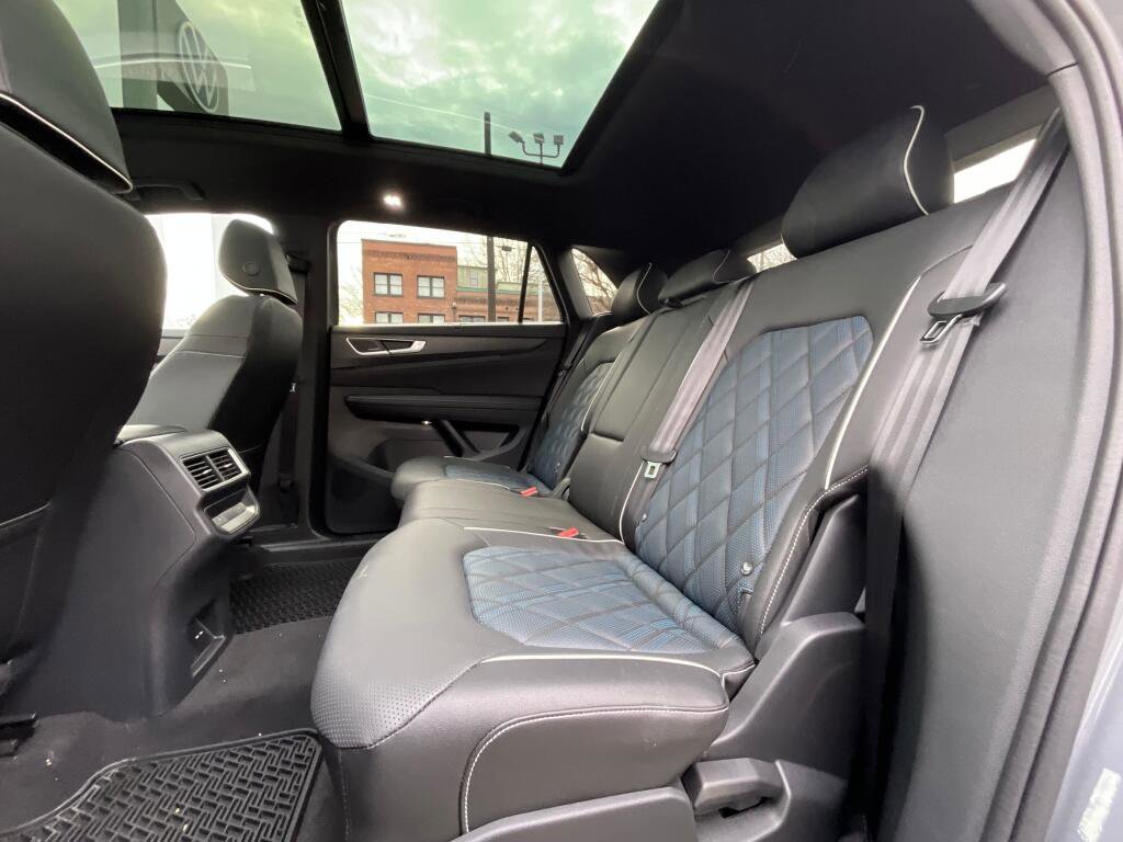 New 2026 Volkswagen Atlas Cross Sport SEL Premium R-Line image 13