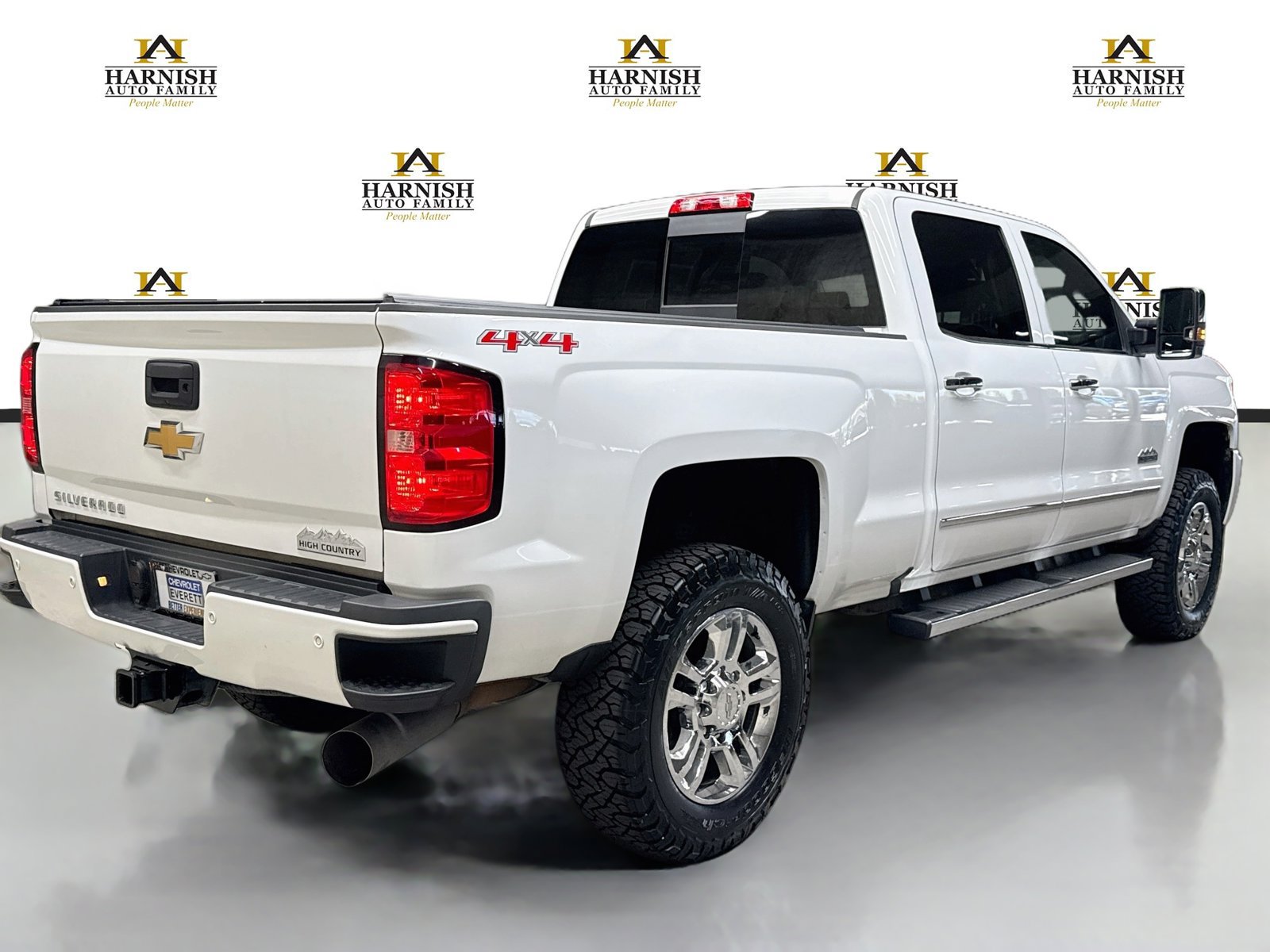 Used 2017 Chevrolet Silverado 2500 High Country w/ Duramax Plus Package AWD/4WD image 6
