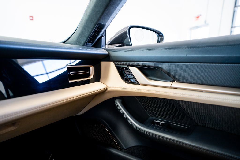 Used 2020 Porsche Taycan Turbo image 45