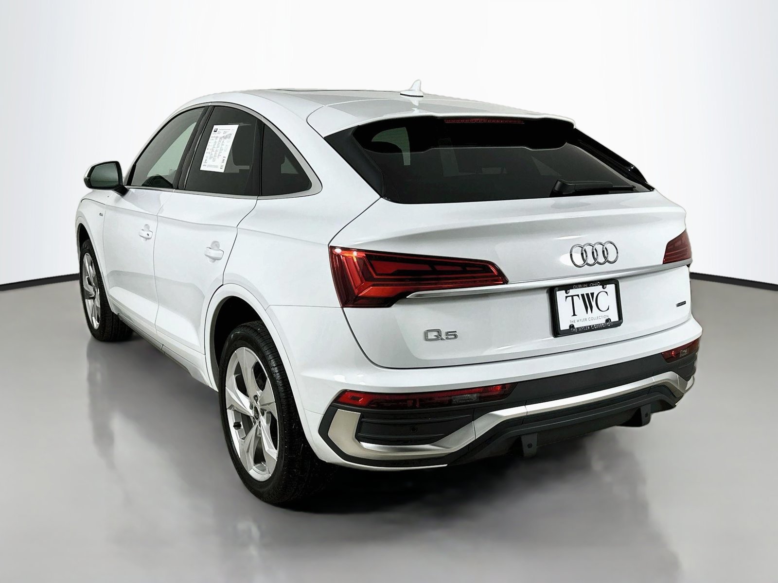 Used 2025 Audi Q5 2.0T Premium Plus w/ Premium Plus Package AWD/4WD image 7