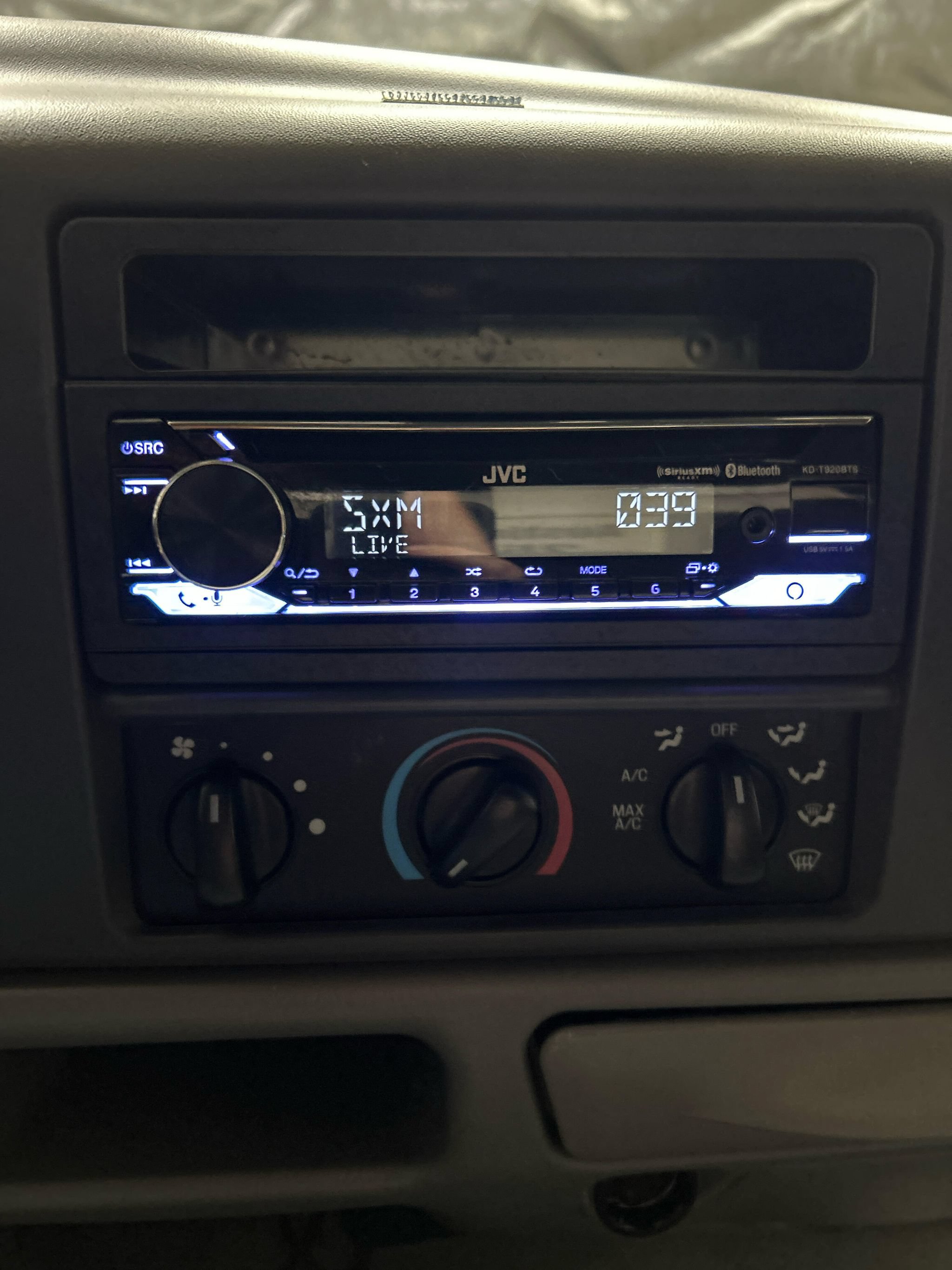 Used 2004 Ford F250 Lariat AWD/4WD image 13