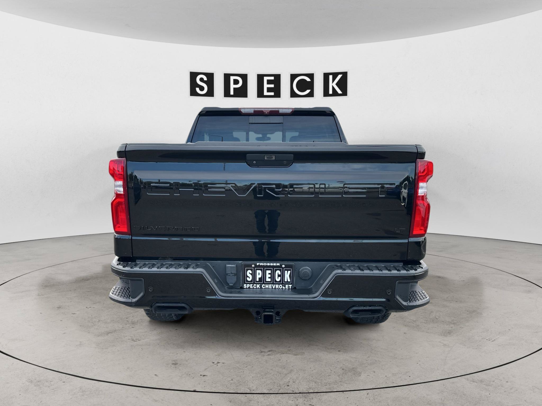 Used 2020 Chevrolet Silverado 1500 LT Trail Boss w/ Midnight Edition AWD/4WD image 4