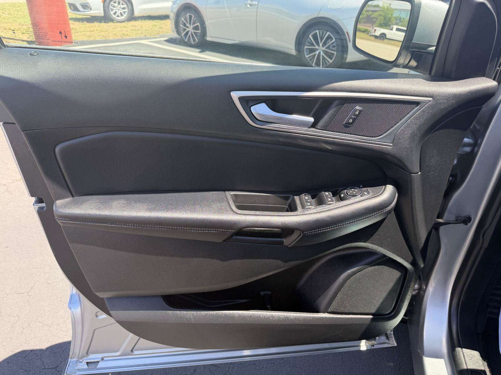 Used 2024 Ford Edge SEL AWD/4WD image 10