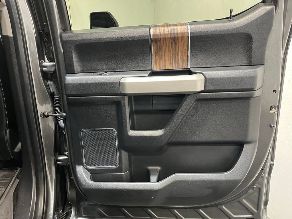 Used 2018 Ford F150 Lariat w/ Heavy-Duty Payload Package AWD/4WD image 18