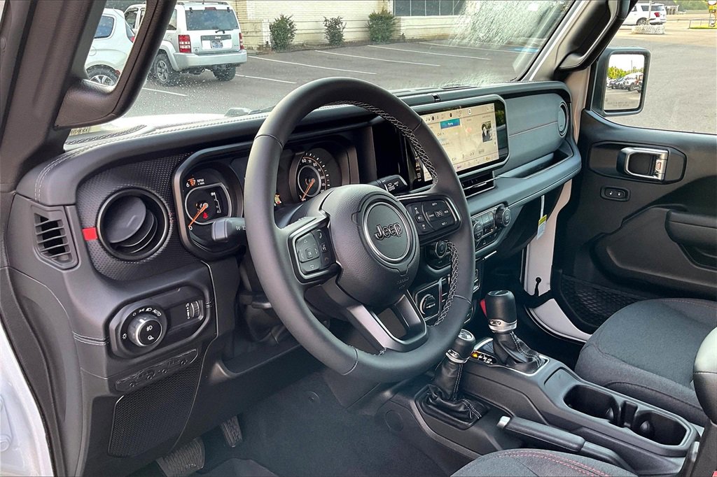 New 2025 Jeep Gladiator Rubicon w/ Convenience Group image 6