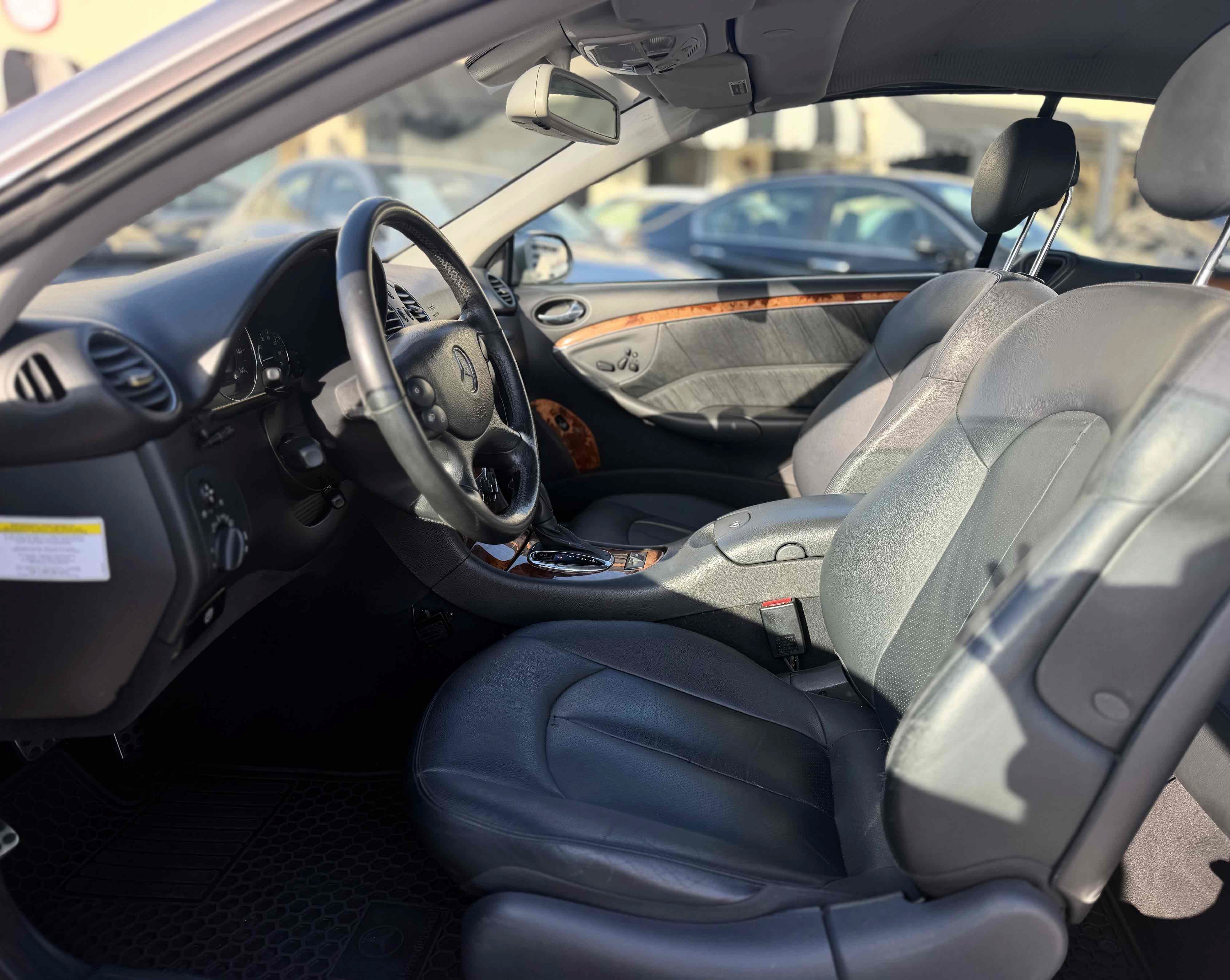 Used 2005 Mercedes-Benz CLK 320 Cabriolet image 18