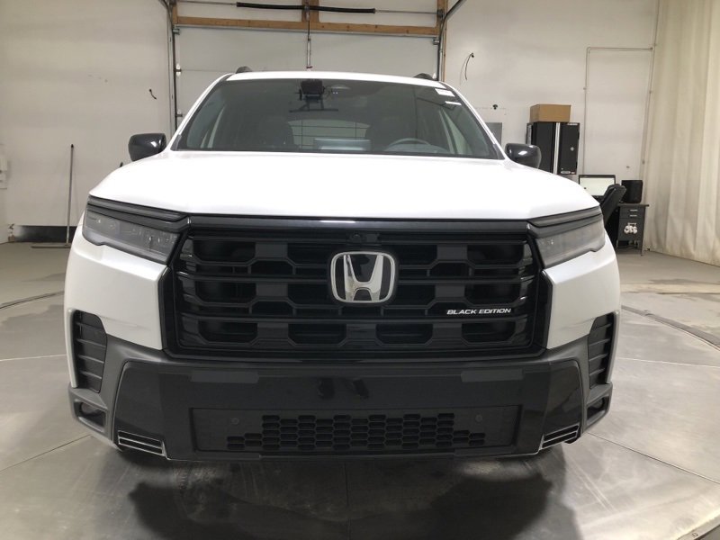 New 2026 Honda Pilot Black Edition image 2