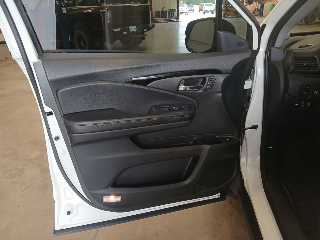 Used 2020 Honda Pilot Touring image 29