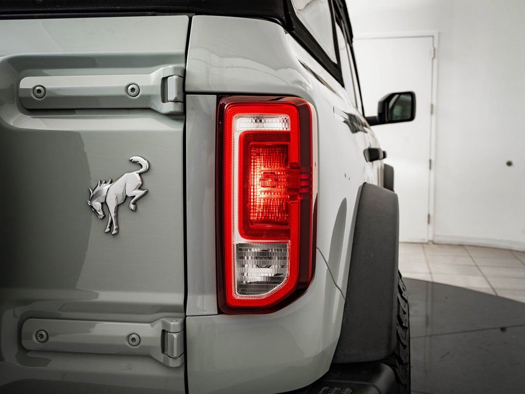 Used 2021 Ford Bronco Black Diamond image 10