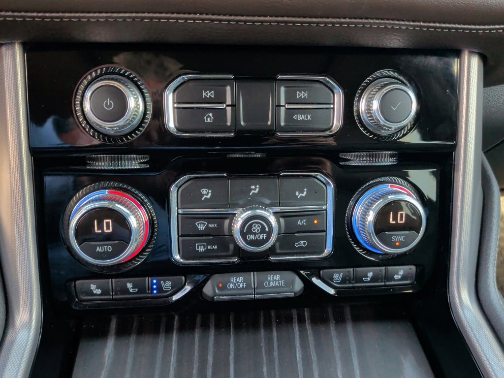 Used 2022 GMC Yukon Denali AWD/4WD image 32