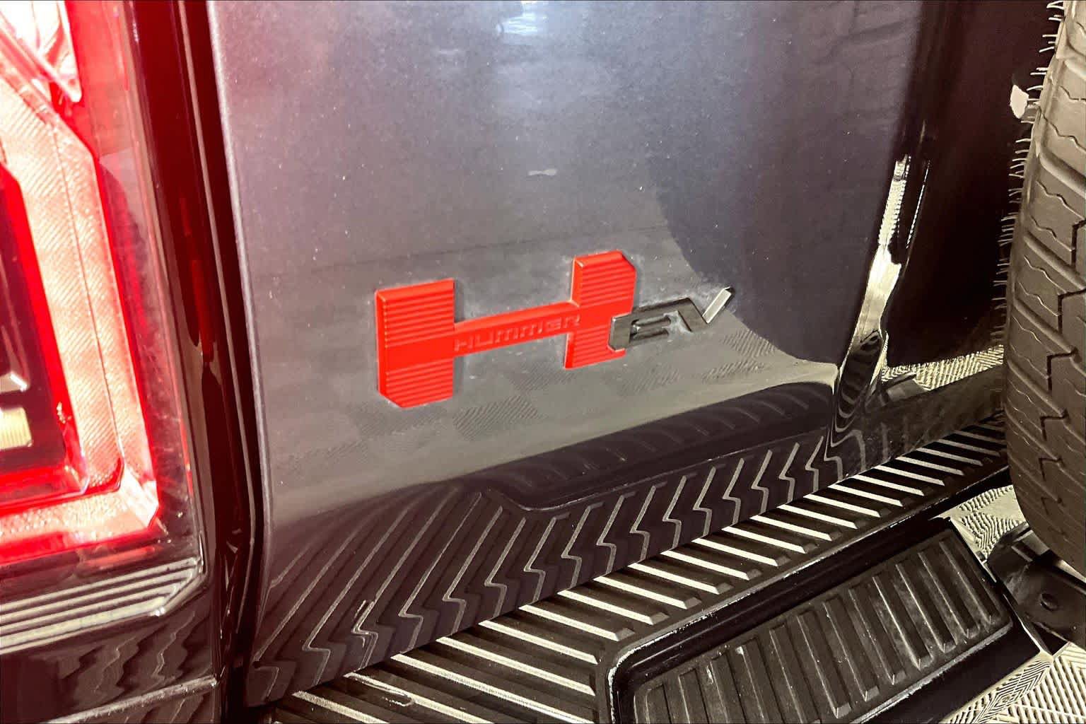 Used 2025 GMC Hummer EV 3X w/ LPO, Sport Package AWD/4WD image 28