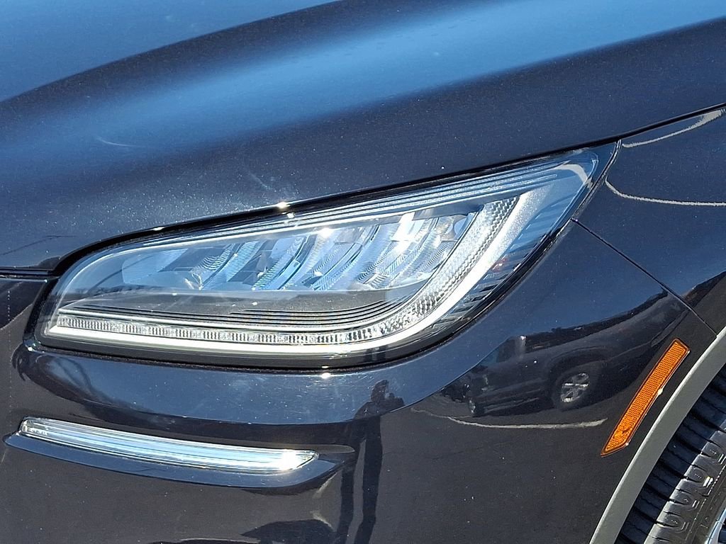 Used 2022 Lincoln Corsair AWD w/ Premium Package image 9