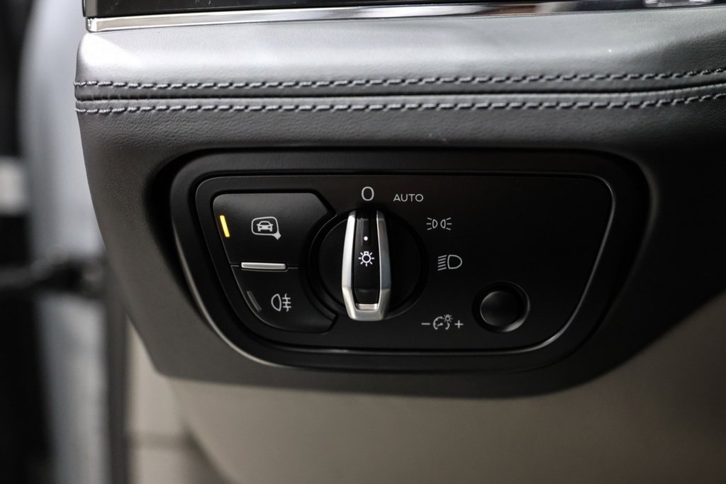 Used 2022 Bentley Bentayga S V8 image 44