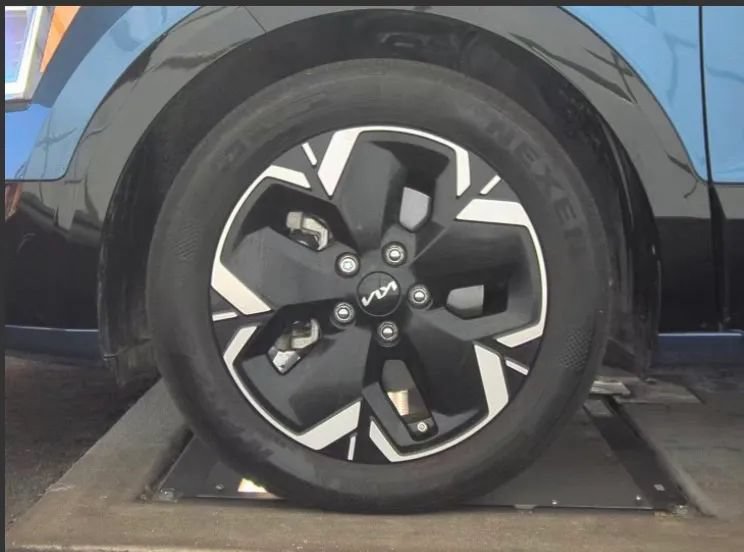 Used 2023 Kia Niro Wind FWD image 12