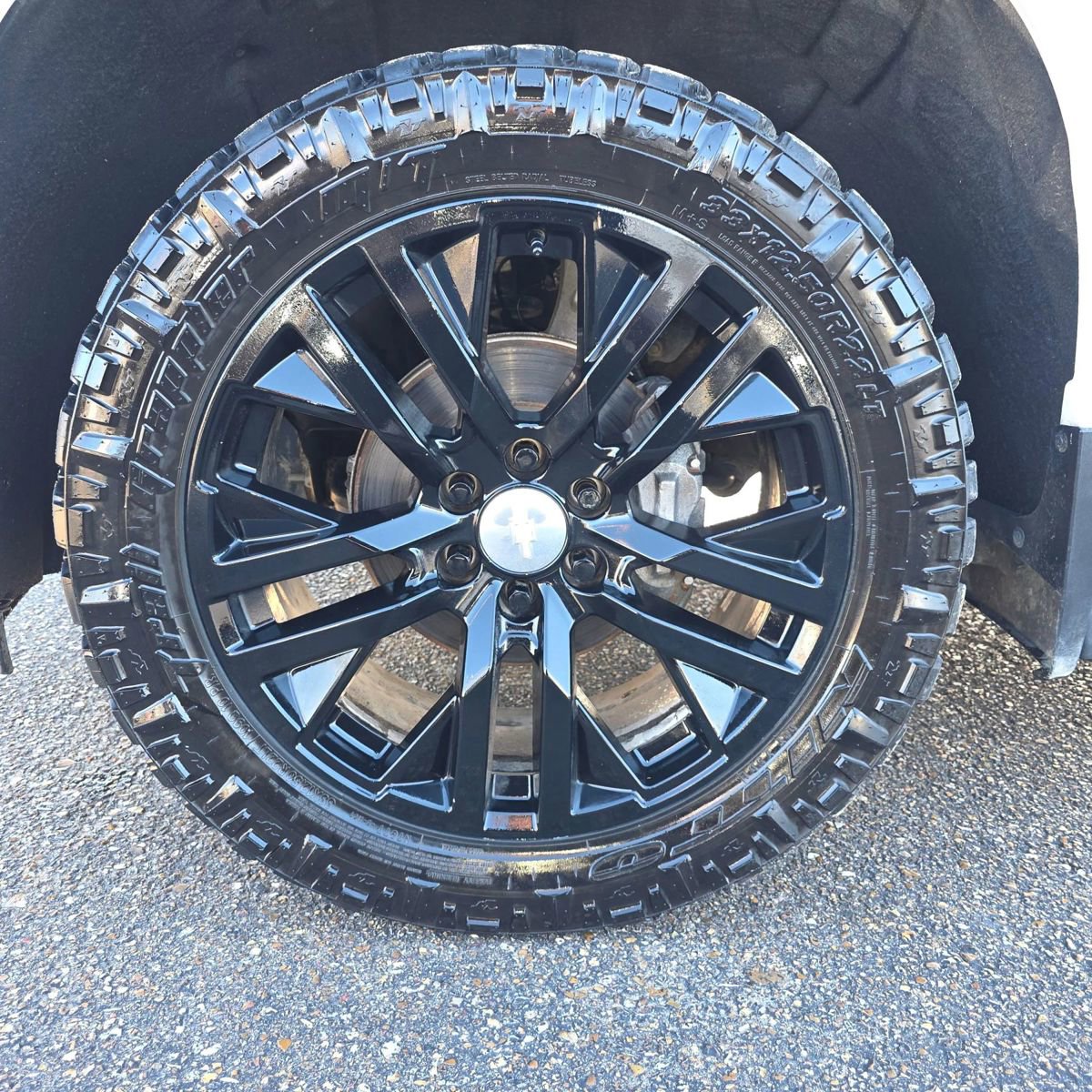 Used 2019 Chevrolet Silverado 1500 LTZ w/ LTZ Premium Package AWD/4WD image 23