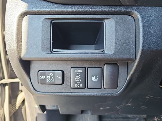 Used 2018 Toyota Tacoma TRD Sport w/ Technology Package AWD/4WD image 24