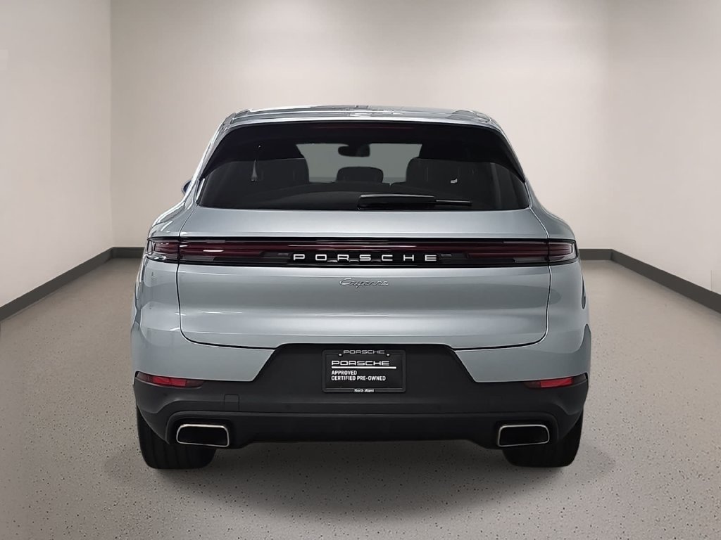 Certified 2024 Porsche Cayenne AWD/4WD image 6