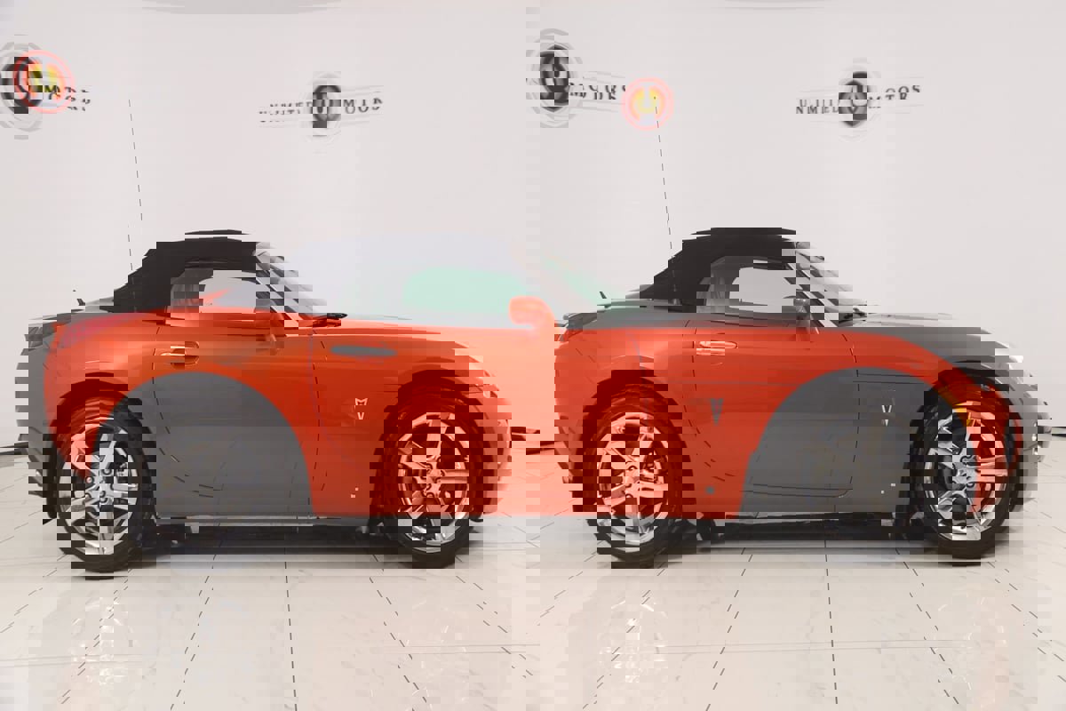 Used 2008 Pontiac Solstice GXP w/ Premium Package image 2