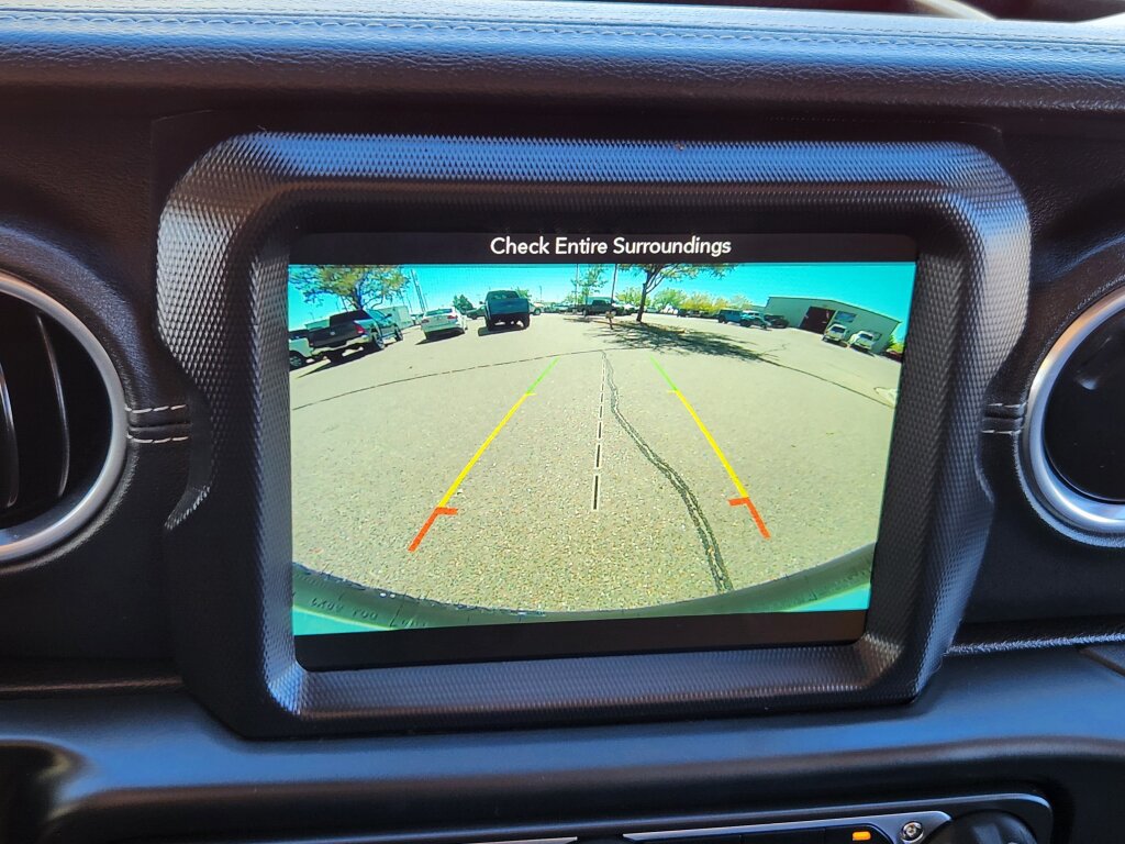 Used 2018 Jeep Wrangler Unlimited Sahara AWD/4WD image 21