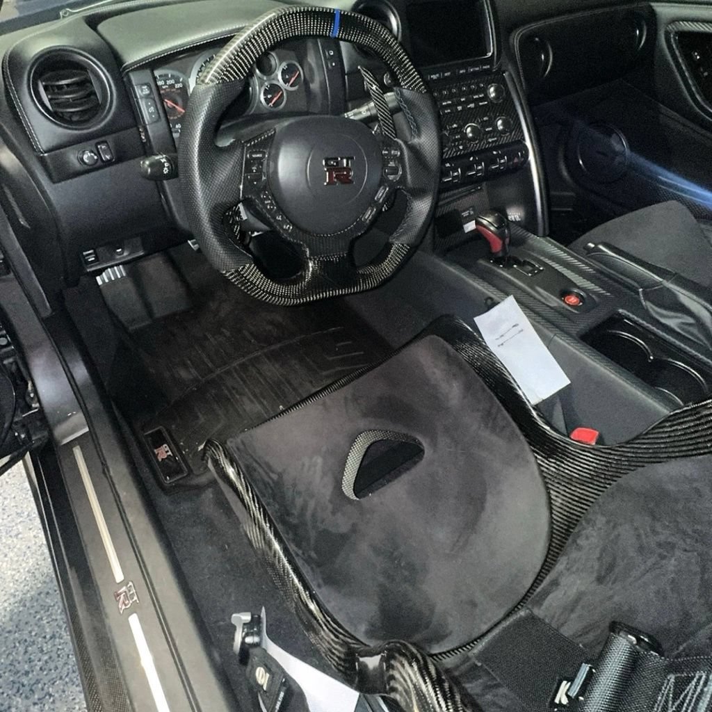 Used 2014 Nissan GT-R Black Edition AWD/4WD image 12