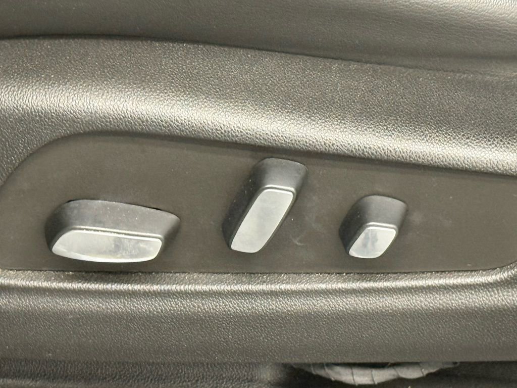 Used 2023 Cadillac XT6 Premium Luxury image 18