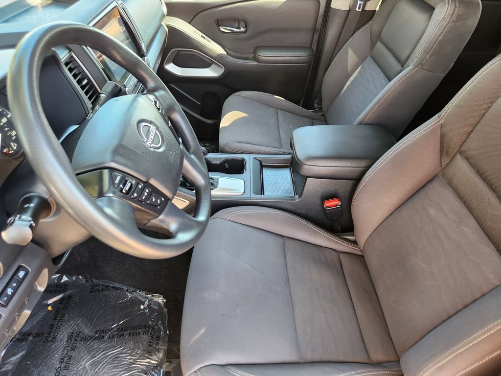 Used 2022 Nissan Frontier SV RWD image 4