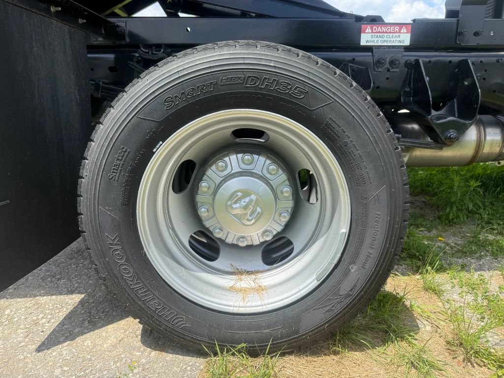 New 2024 RAM 5500 Tradesman RWD image 42